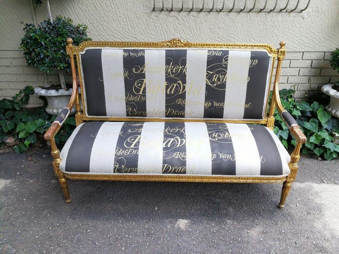 A 20th Century French Style Ornate Hand-Carved and Gilded Settee / Sofa Upholstered in a Custom-made Imported Fabric for The Crown Collection - Image 3