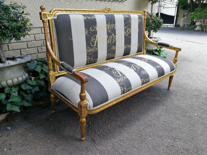 A 20th Century French Style Ornate Hand-Carved and Gilded Settee / Sofa Upholstered in a Custom-made Imported Fabric for The Crown Collection - Image 4