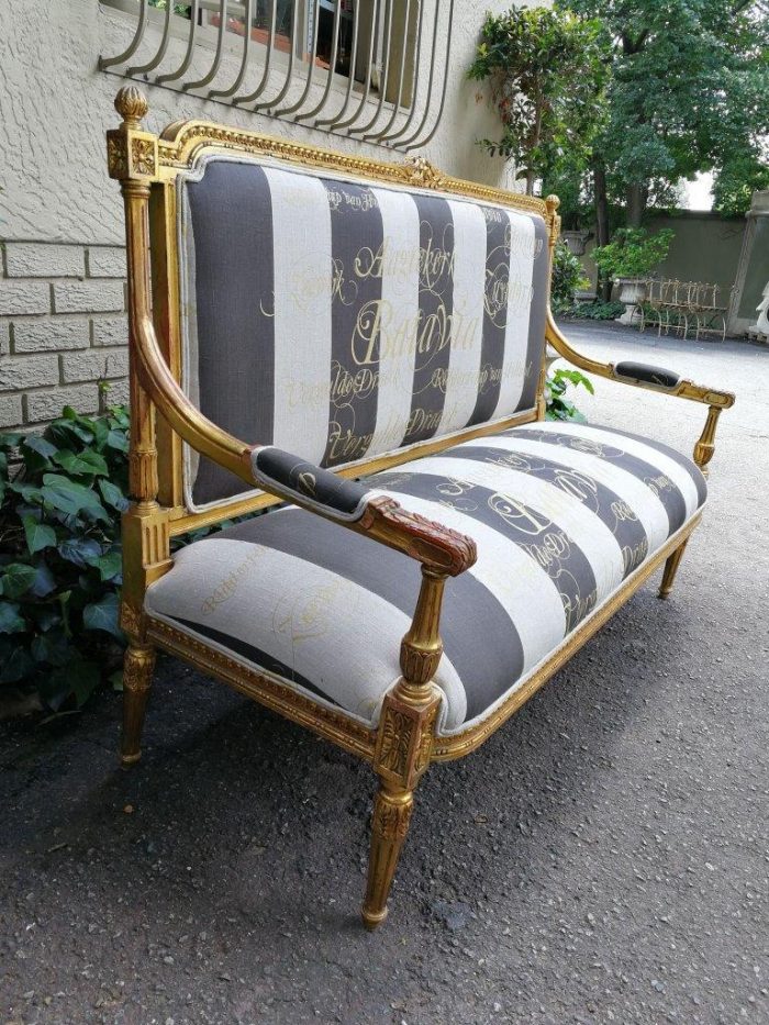 A 20th Century French Style Ornate Hand-Carved and Gilded Settee / Sofa Upholstered in a Custom-made Imported Fabric for The Crown Collection - Image 5