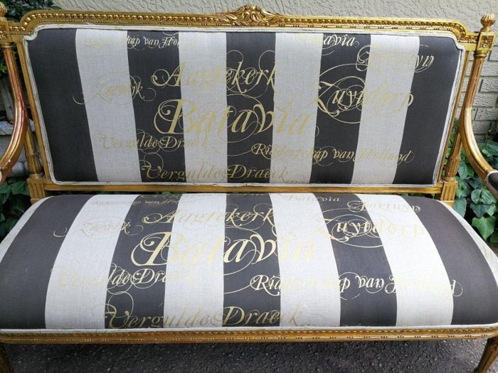 A 20th Century French Style Ornate Hand-Carved and Gilded Settee / Sofa Upholstered in a Custom-made Imported Fabric for The Crown Collection - Image 6