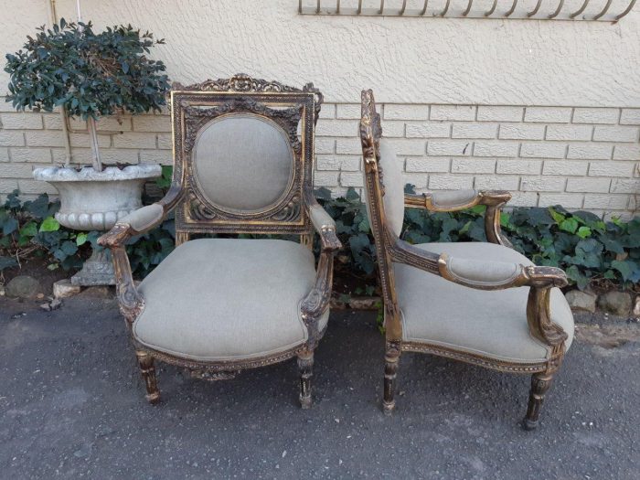 A 20th Century Pair (over 80 years old) of French Style Ornately Carved and Gilded Arm Chairs Upholstered in a French Linen ND - Image 6