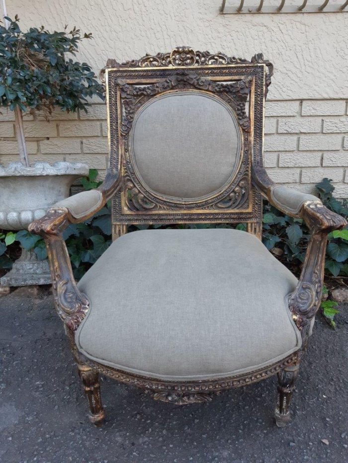 A 20th Century Pair (over 80 years old) of French Style Ornately Carved and Gilded Arm Chairs Upholstered in a French Linen ND - Image 7