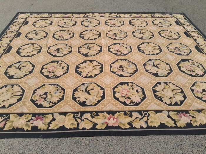 An Aubusson Carpet Hand Knotted - Image 5