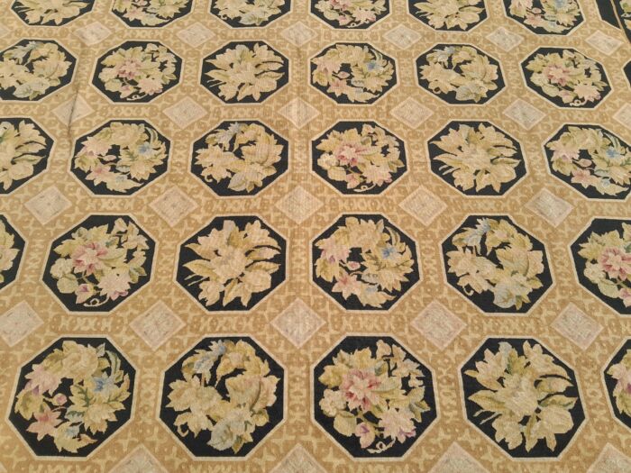 An Aubusson Carpet Hand Knotted - Image 9