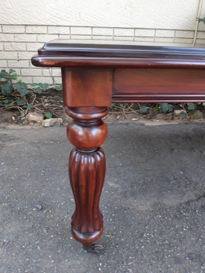 Victorian Style Mahogany Ext Dining Table With Crank, On Castors  (12 Seater) - Image 7