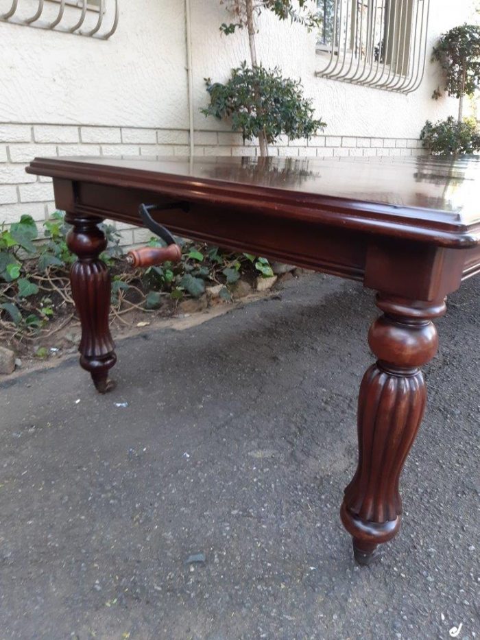 Victorian Style Mahogany Ext Dining Table With Crank, On Castors  (12 Seater) - Image 11