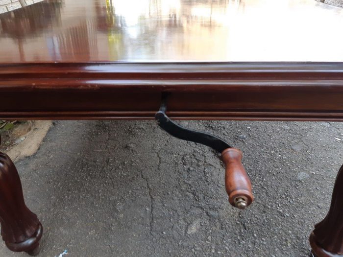 Victorian Style Mahogany Ext Dining Table With Crank, On Castors  (12 Seater) - Image 12