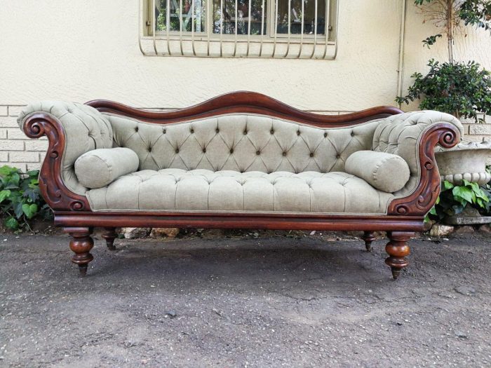 Victorian Rosewood Settee Longue On Bun Feet With Castors - Image 2