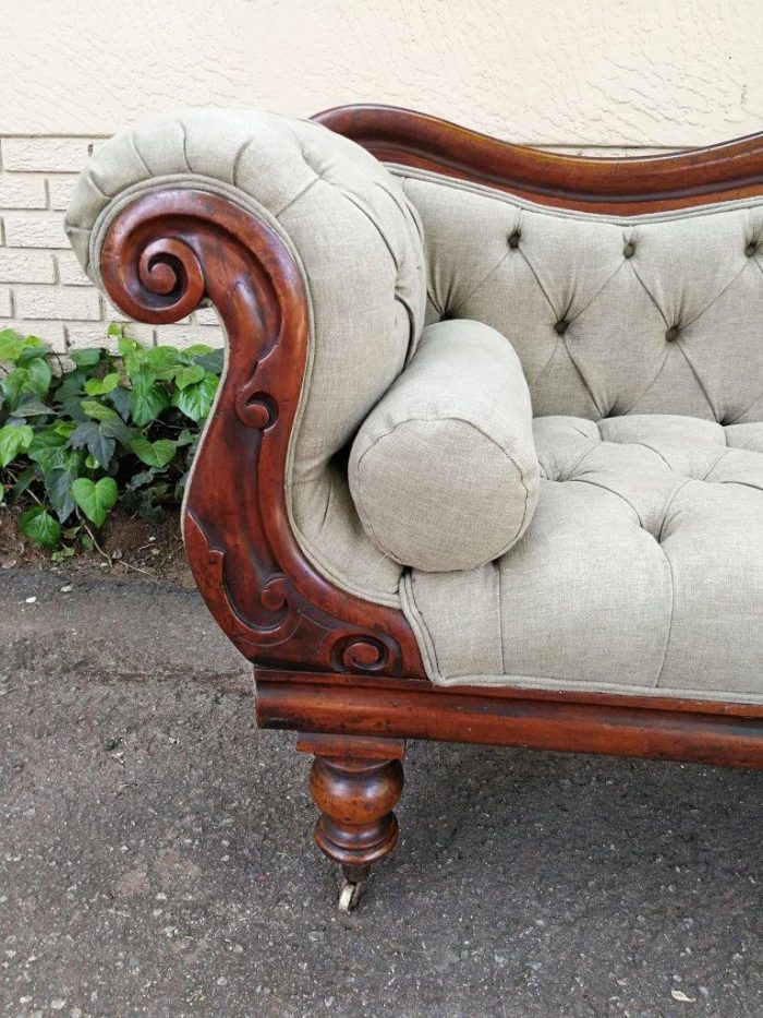Victorian Rosewood Settee Longue On Bun Feet With Castors - Image 6