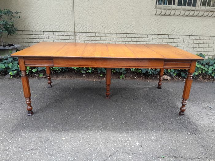 An Antique Edwardian Carved Oak Wood Dining Table (10 Seater) - Image 2