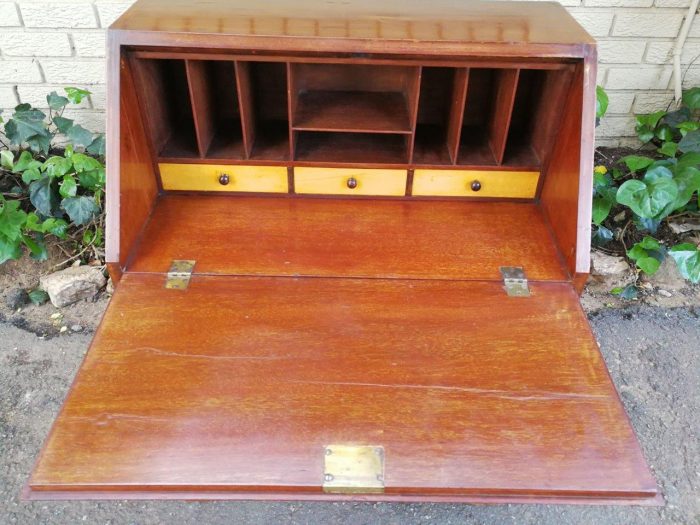 A George III Mahogany Bureau - Image 8