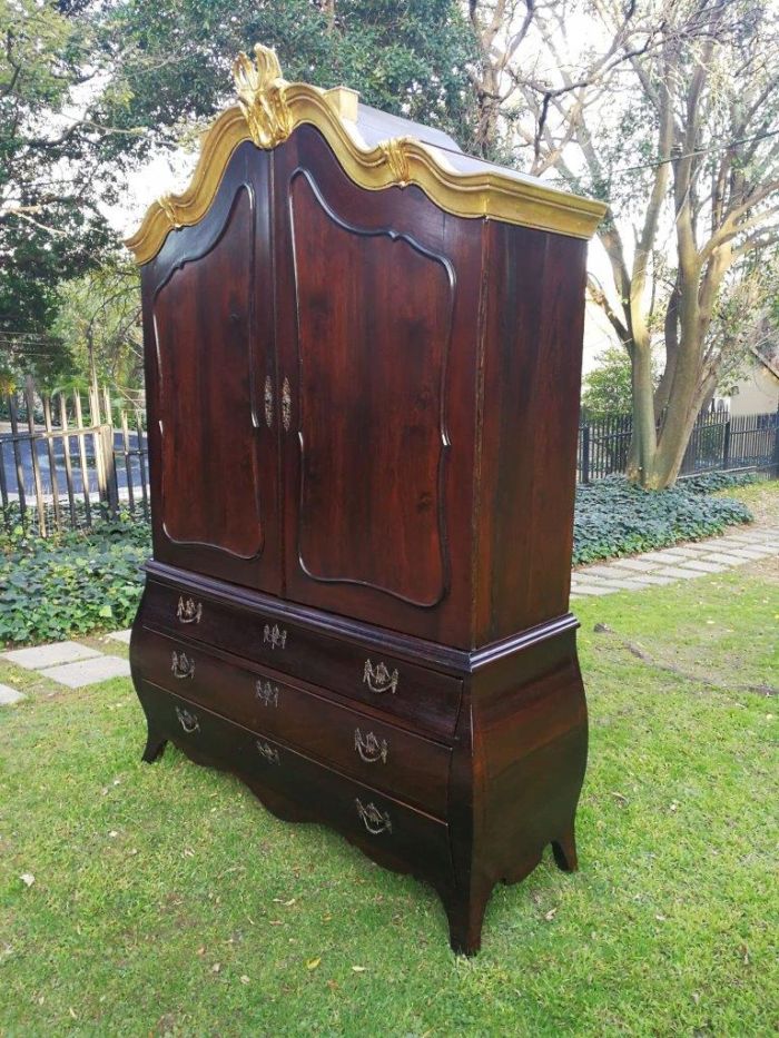 18th Century And Rare Dutch Oak Armoire. Original Hardware - Image 3