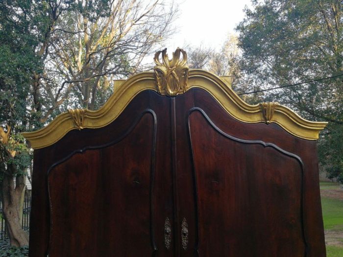18th Century And Rare Dutch Oak Armoire. Original Hardware - Image 4