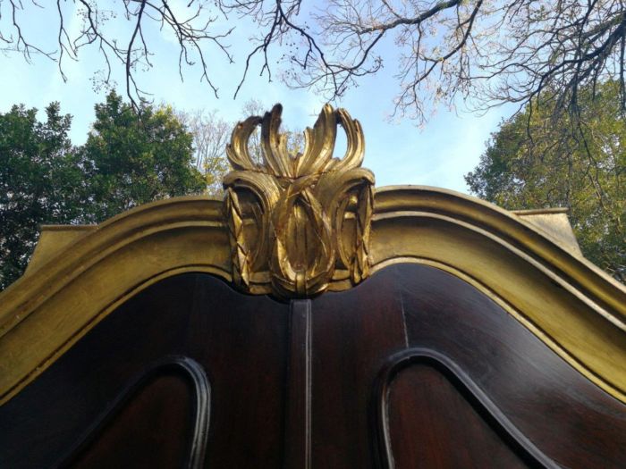 18th Century And Rare Dutch Oak Armoire. Original Hardware - Image 5
