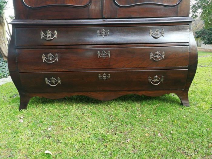 18th Century And Rare Dutch Oak Armoire. Original Hardware - Image 6