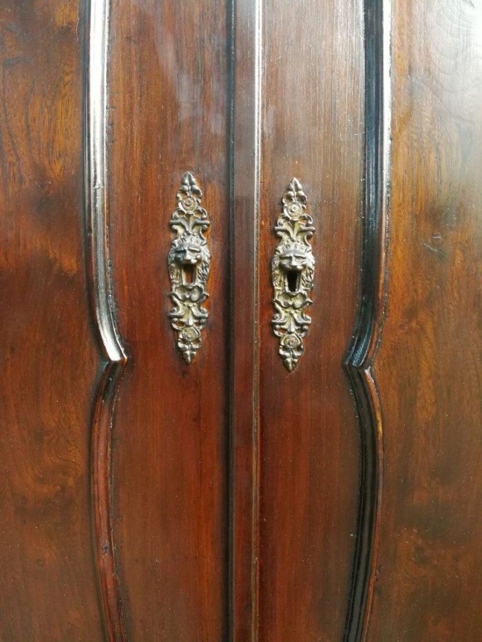 18th Century And Rare Dutch Oak Armoire. Original Hardware - Image 9