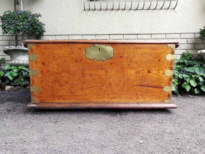 An 18th Century Dutch Oak And Brass-Mounted Kist - Image 2