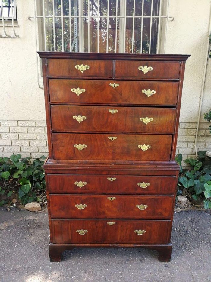 A George III Walnut Chest-On-Chest - Image 3
