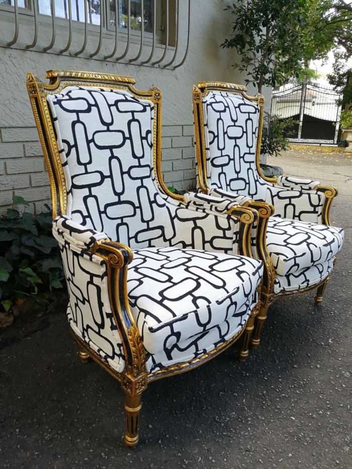 A Pair of Late 19th Century French Bergere Chairs Hand Gilded with Gold Leaf and Upholstered in in a Geometric Cotton/Linen Mix - Image 4