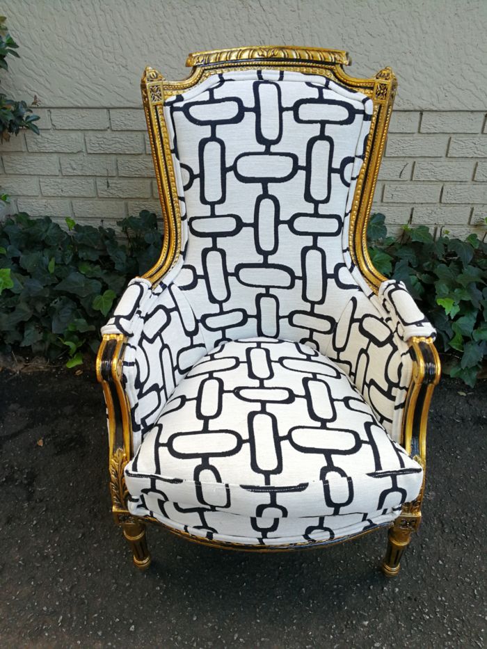 A Pair of Late 19th Century French Bergere Chairs Hand Gilded with Gold Leaf and Upholstered in in a Geometric Cotton/Linen Mix - Image 6
