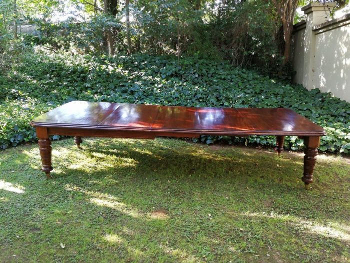 Victorian Mahogany Dining Table (10–12-Seater) - Image 2