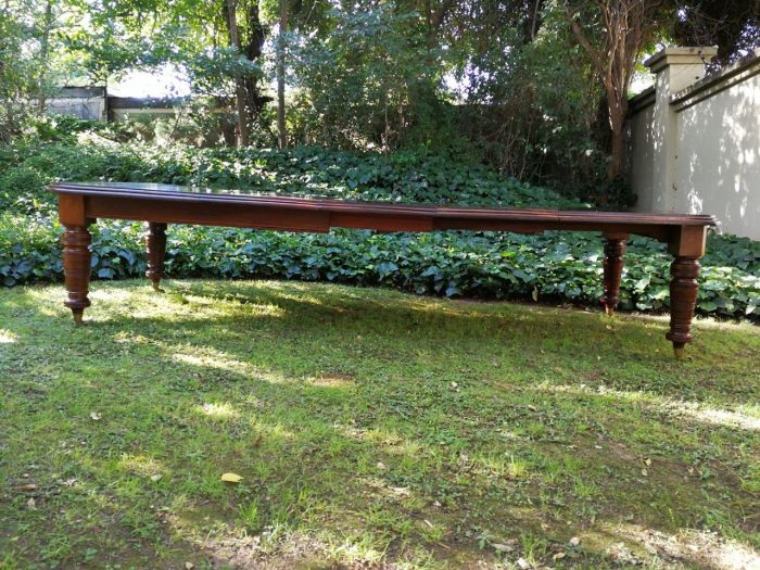 Victorian Mahogany Dining Table (10–12-Seater) - Image 3