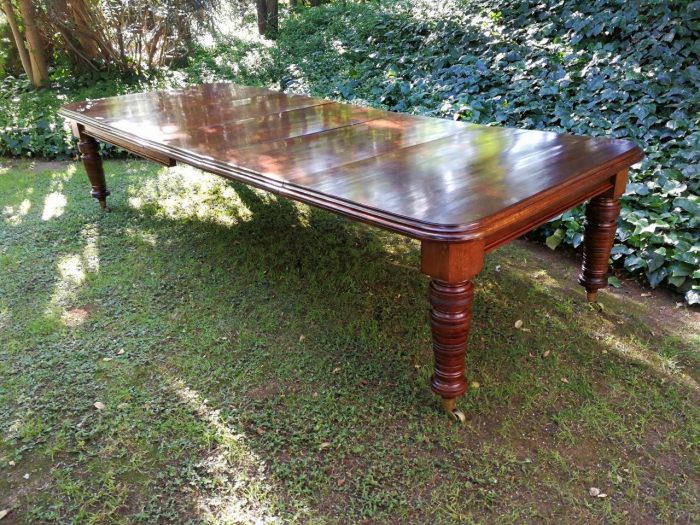 Victorian Mahogany Dining Table (10–12-Seater) - Image 5