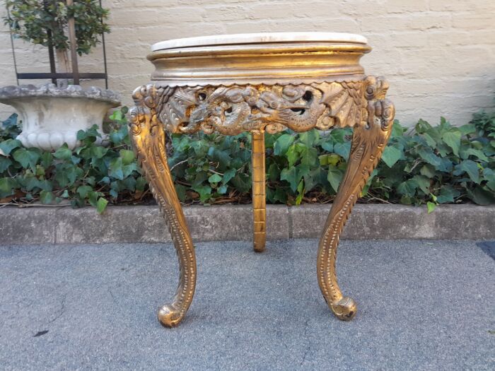 An Early 20th Century Carved and hand-gilded with gold leaf table with Marble Top - Image 2