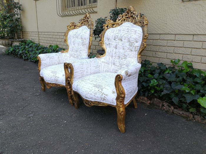 A Pair Of French Baroque Ornately Carved Gilded Arm Chairs Upholstered in an Exclusive and Custom-made Hand Printed Imported Linen for The Crown Collection - Image 4