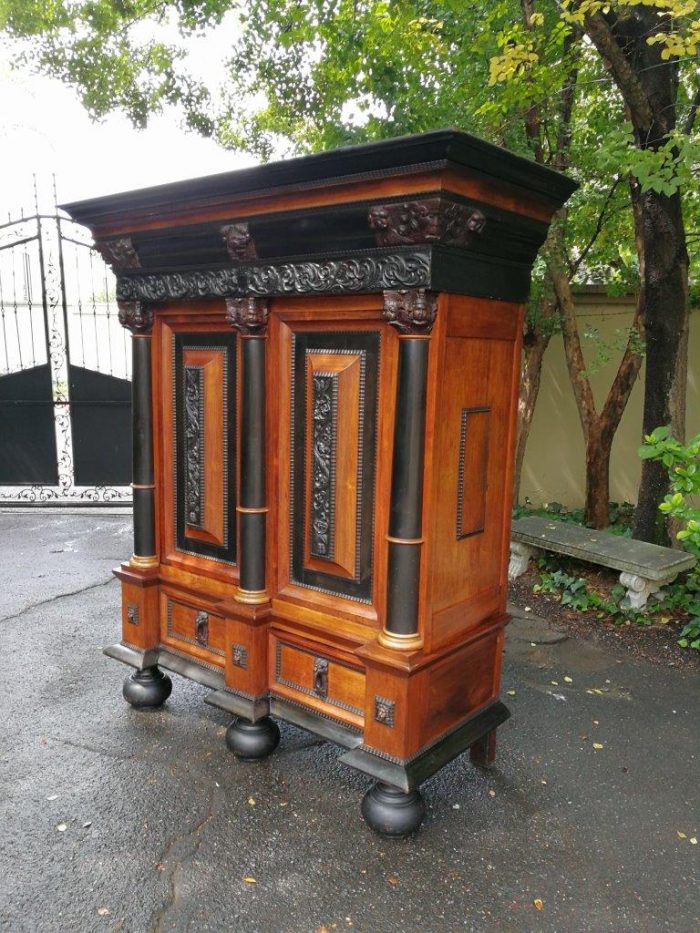 A 19th Century Dutch Heavily Carved Oak and Ebony Kussingkast / Cupboard on Bun Feet  (Useful for TV or pillows and duvets) - Image 3