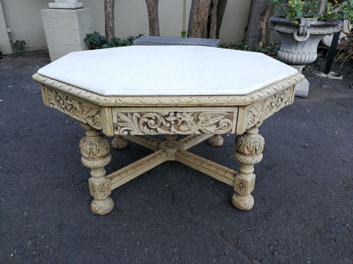 19th Century carved oak octagonal table with five drawers on bun feet - Image 3