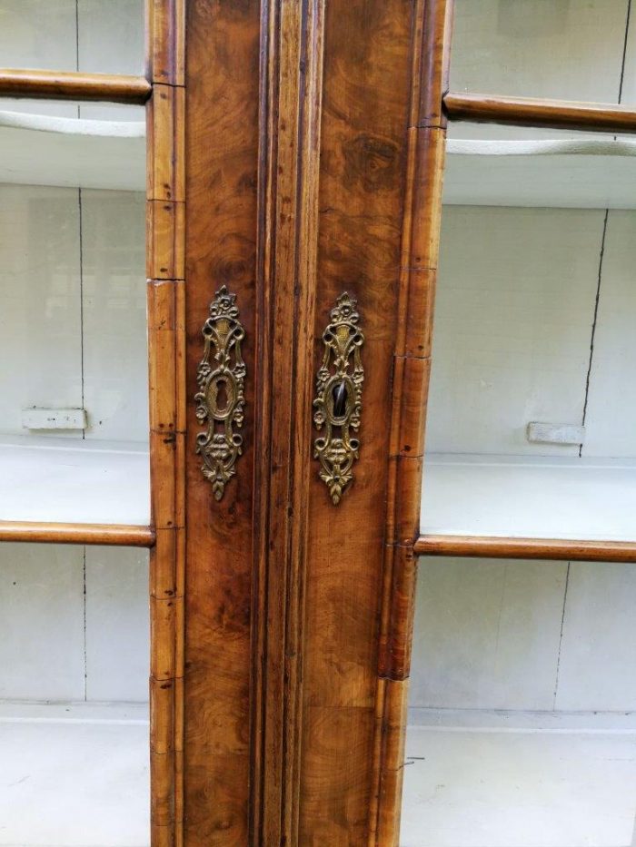 An 18th Century / Circa1740 Dutch Burr Walnut Display Cabinet - ND - Image 6