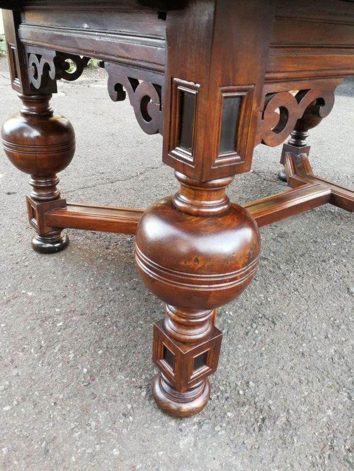 A Baroque Extending Dining Table/Entrance Table/Refectory Table (Folded the Table Seats 6, Extended The Table Seats 8 to 10) - Image 9