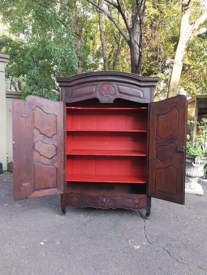 An 18th Century/early 19th Century French Walnut Dauphinoise armoire from the North of Lyon which has both Louis XV and Louis XVI elements - Image 5