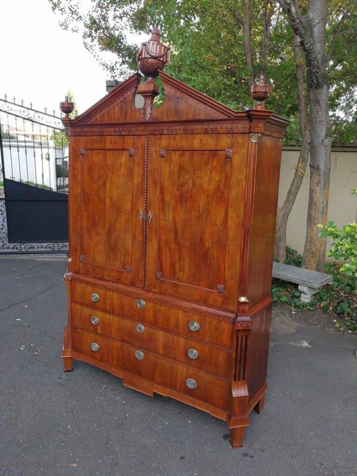 A Dutch Louis XVI Period Mahogany Armoire, Circa 1790 - Image 4