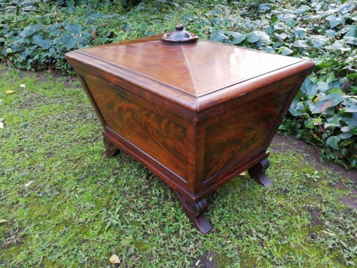 Victorian mahogany cellaret, BADA stamp, lead-lined interior fitted with open compartments for six bottles - Image 4