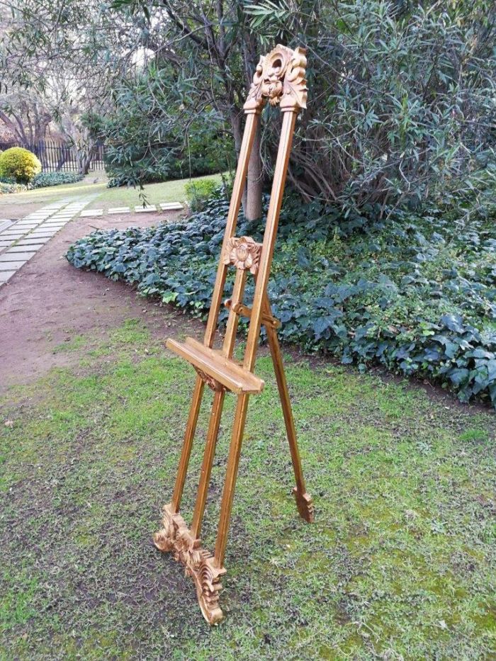 A Carved And Parcel-Gilt Wooden Easel - Image 3