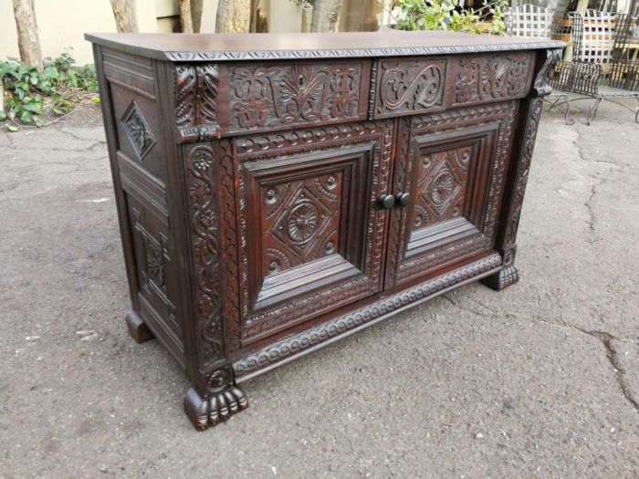 An Antique 19th Century Gothic Revival Carved Oak Drinks Table / Server with Cream Marble - Image 4