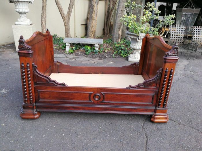 A Carved Mahogany Lit-Bateau - Image 3