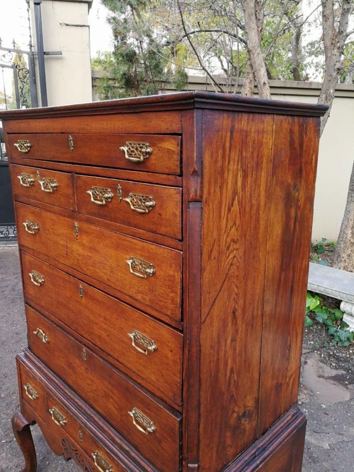 A George III Walnut Chest-On-Stand - Image 5