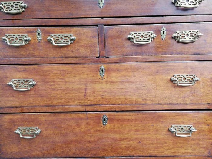 A George III Walnut Chest-On-Stand - Image 6