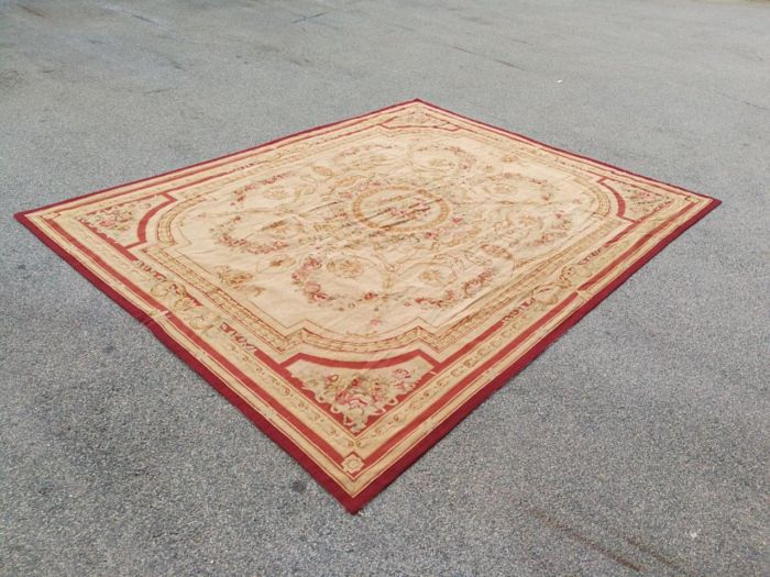 A Handmade French Aubusson Carpet / Rug