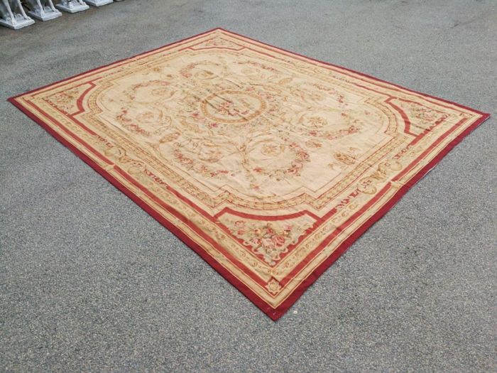 A Handmade French Aubusson Carpet / Rug - Image 3