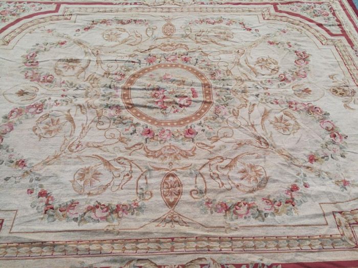 A Handmade French Aubusson Carpet / Rug - Image 5