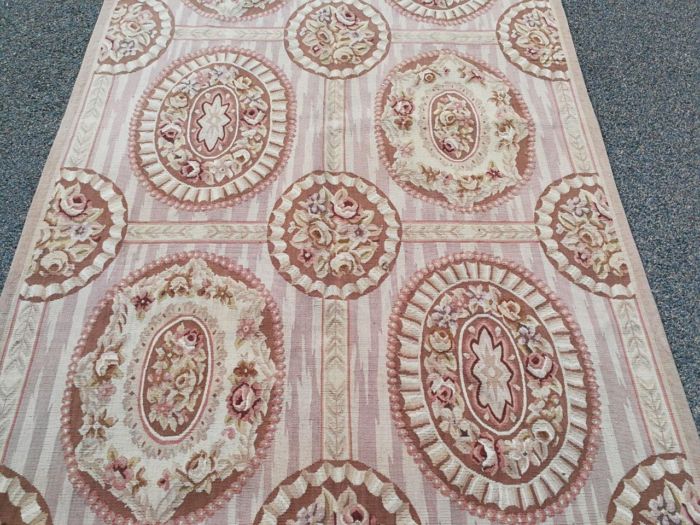 A Handmade French Aubusson Carpet / Rug - Image 5