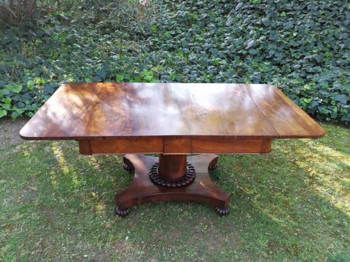 A Victorian rosewood library/sofa table - Image 3