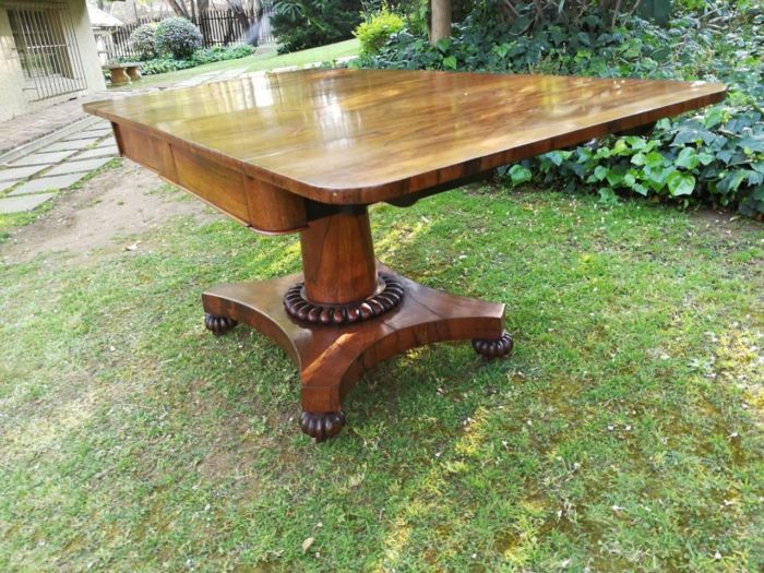 A Victorian rosewood library/sofa table - Image 5