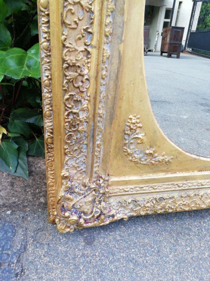 An Early 20th Century Gilded Oval Mirror Within A Rectangular Frame - Image 6