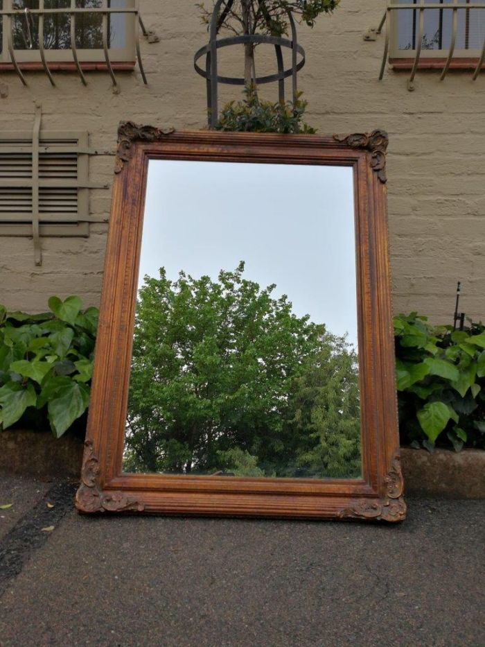A vintage wooden gilded mirror - Image 2