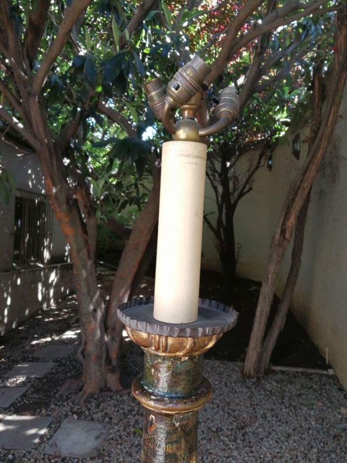 A Pair of Large Gilt-Wood Venetian Torchier Lamps - Image 6